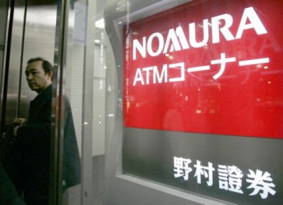 Banca japoneză Nomura majorează salariile a 4.000 de angajaţi